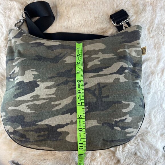 EUC Koala Kanvas Camo Crossbody Purse Messanger Bag - Picture 8 of 9